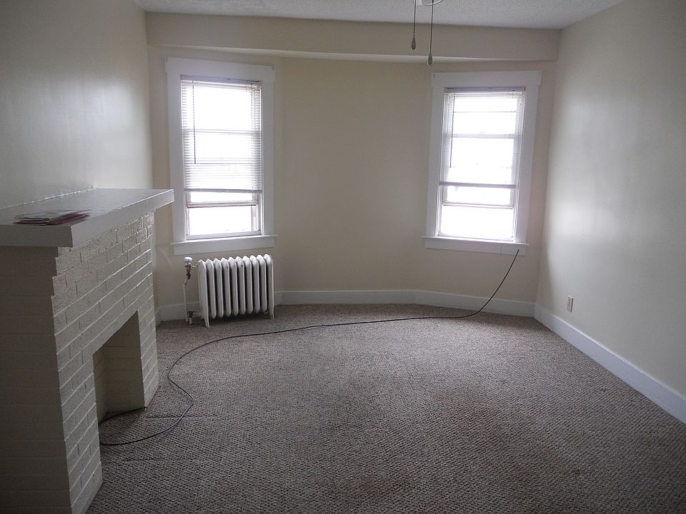 1st image of 232 W Hazeltine Ave APT 15