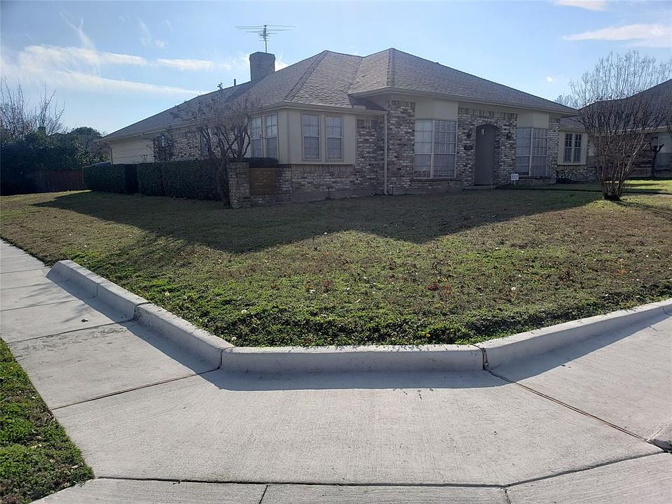 2nd image of 1712 Rainbow Dr