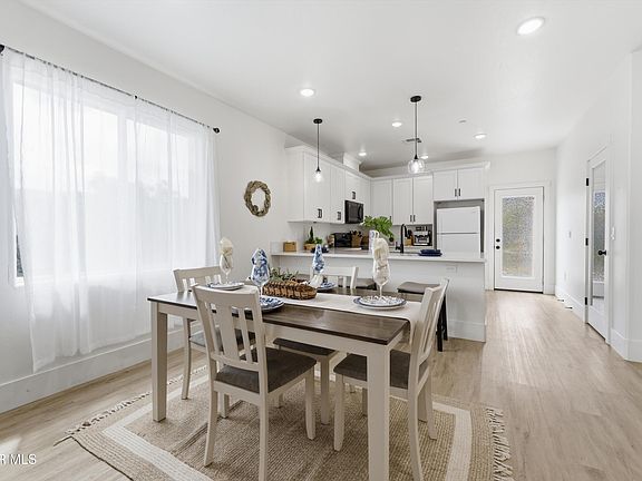 5th image of 23841 Parke Ct