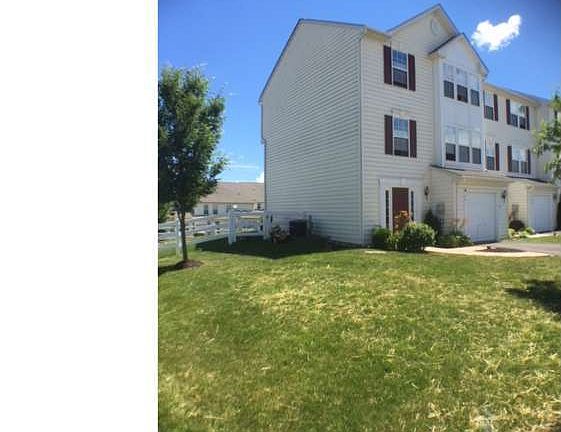 2nd image of 16 Bayberry Ln