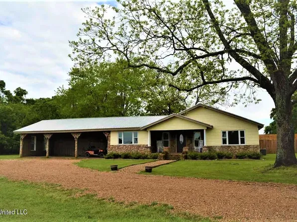 6527 13th Hwy, Morton, MS 39117