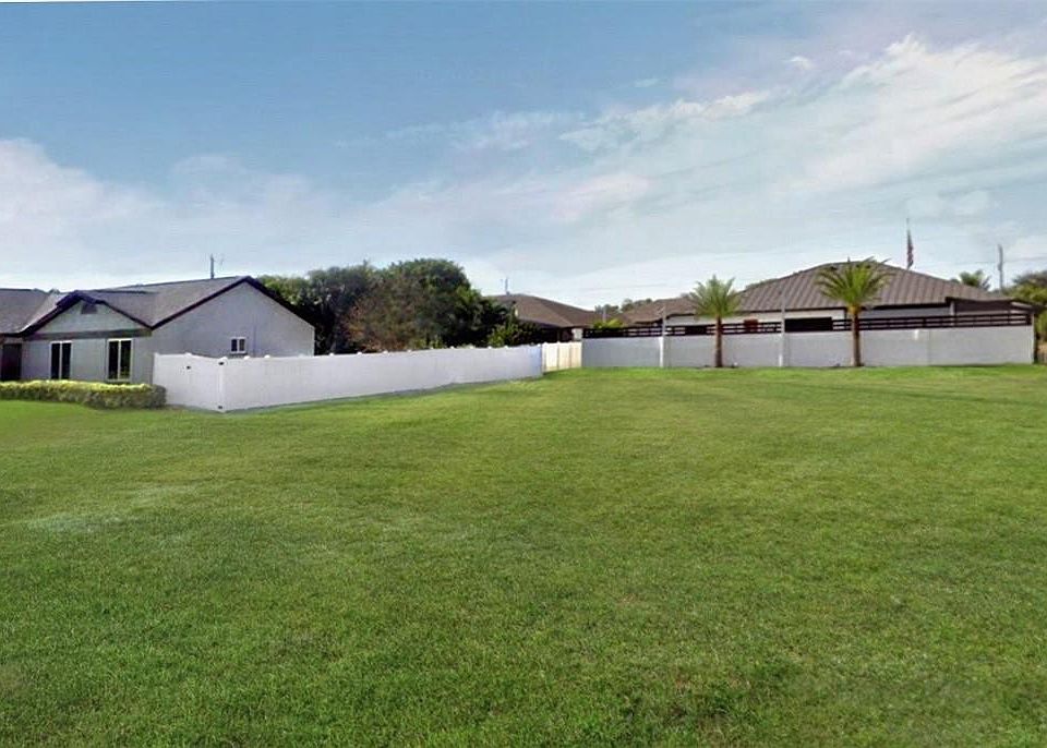 1st image of 2126 SE 18th Place