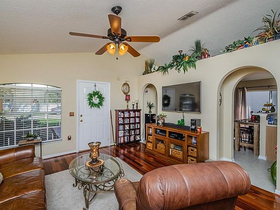 5th image of 17002 Ongar Ct