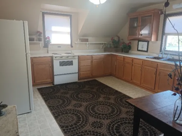 1114 1/2 State St, Kaukauna, WI 54130