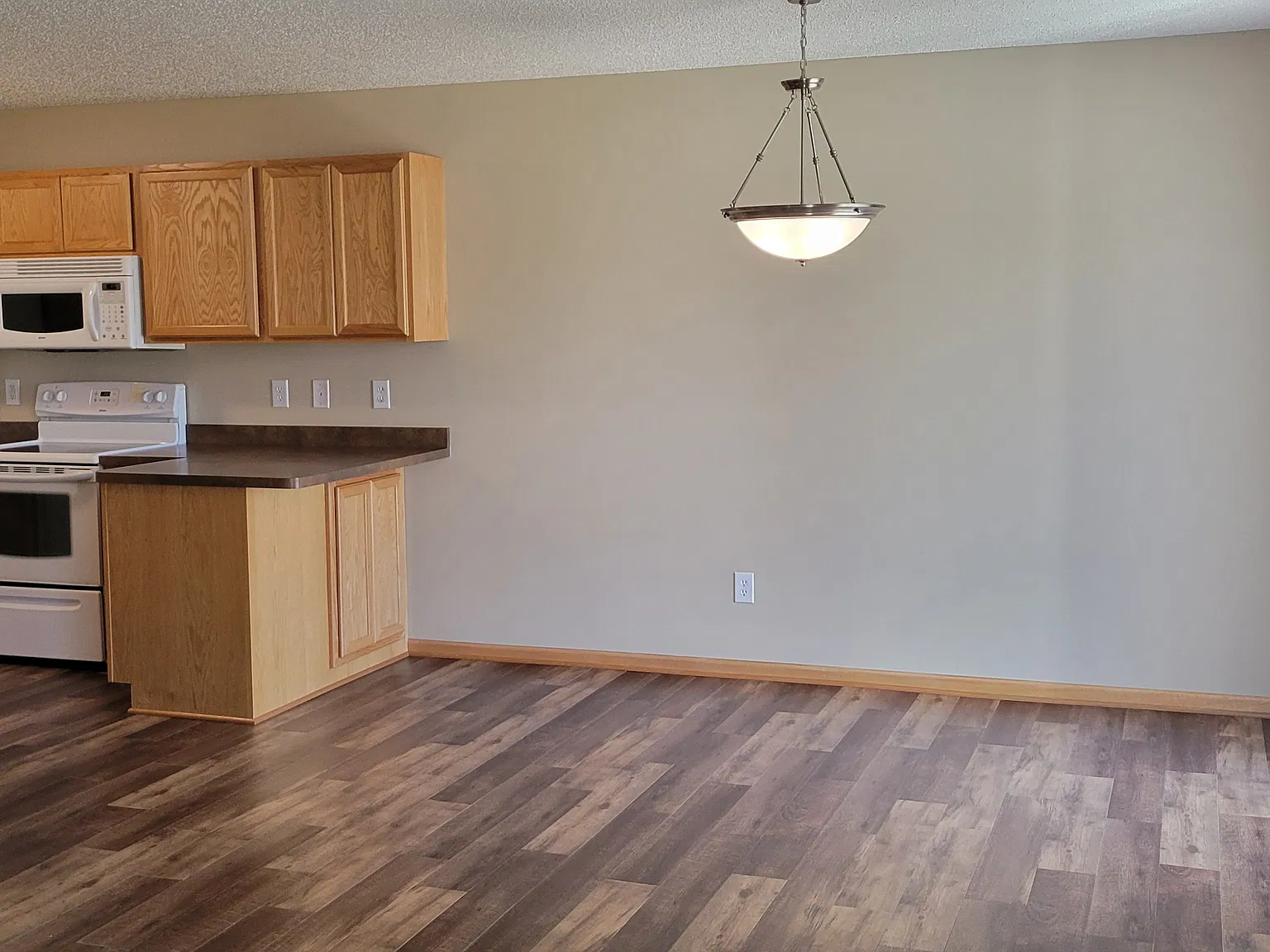 2 bed, 1344 sqft, $1,650 — Photo 3