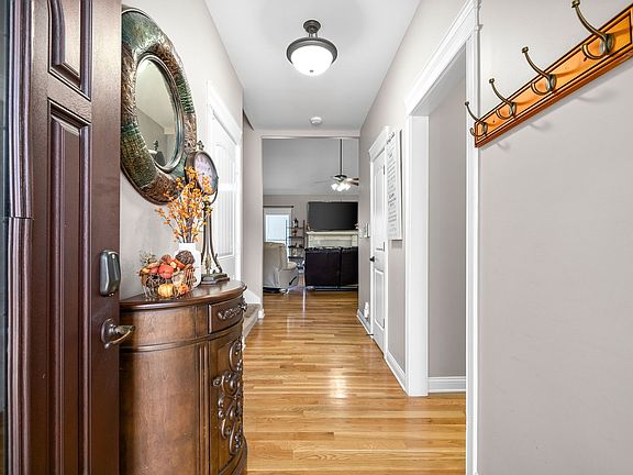 4th image of 2226 Fairfax Dr