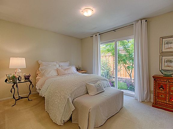 5th image of 349 Los Altos Dr