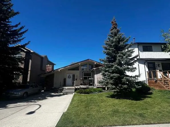 3811 E 44th St SW, Calgary, AB T3E 3S4