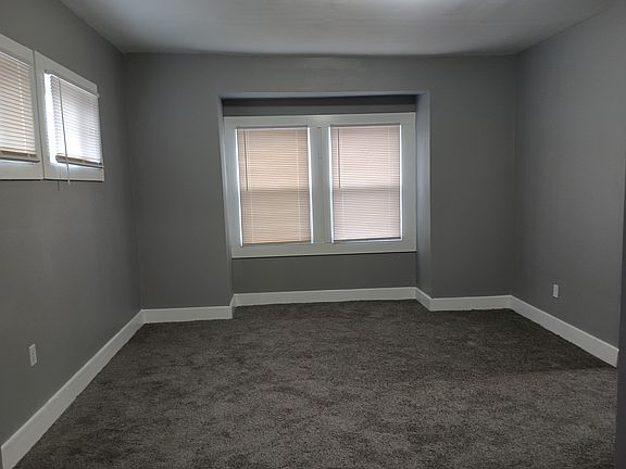 3rd image of 122 Colorado St