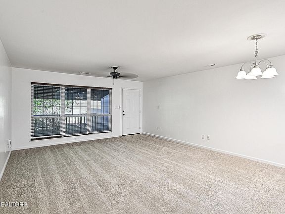 4th image of 1958 Locarno Dr
