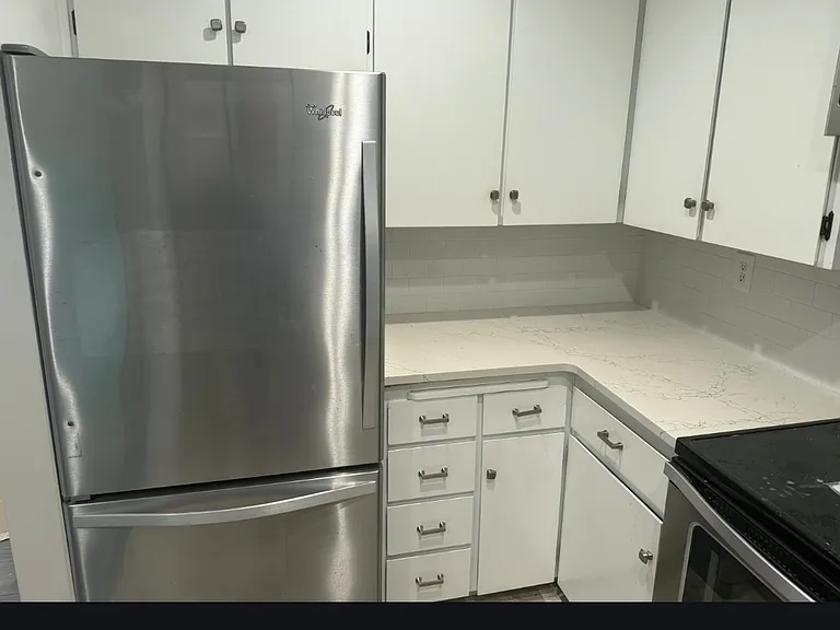 512 E Ave — Photo 13