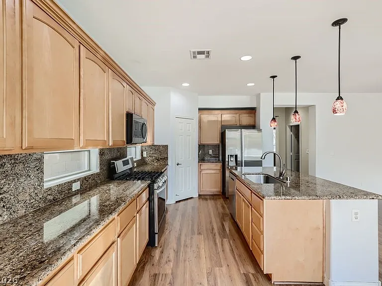 4117 Lower Saxon Ave — Photo 10