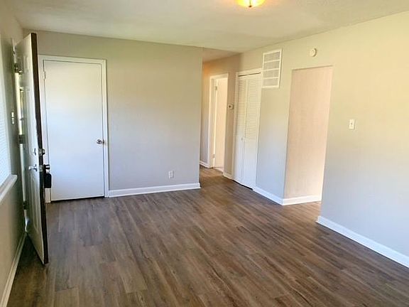 4th image of 3875 N Arlington Ave