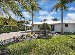 2672 Gulfview Dr, Naples, FL 34112