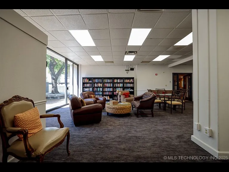 450 W 7th St S #401 — Photo 19