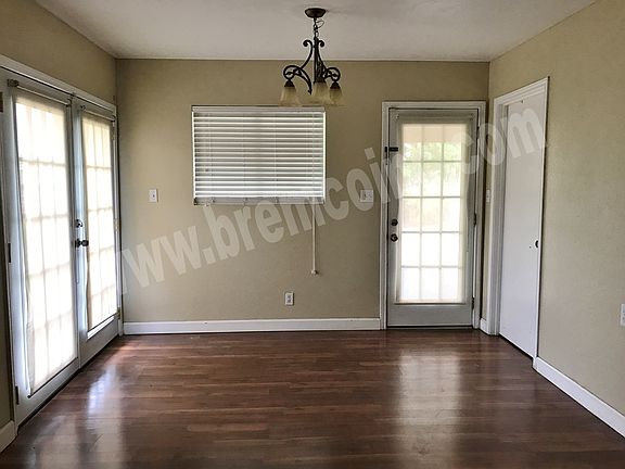 5th image of 8 Skyview Dr