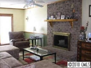 110 Kentberry Ct, Gastonia, NC 28056