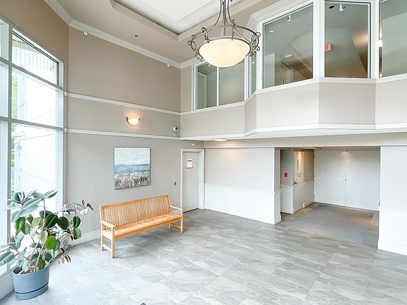 4th image of 5860 Dover Cres #213