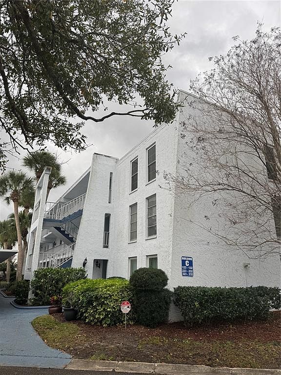 225 Country Club Dr APT C326