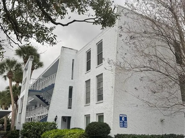 225 Country Club Dr APT C326, Largo, FL 33771