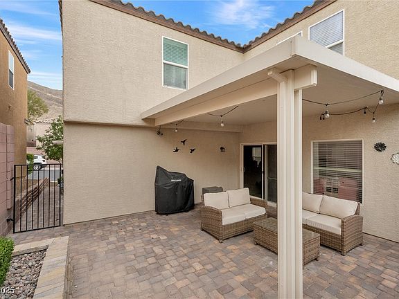 5th image of 3636 Gainsville St
