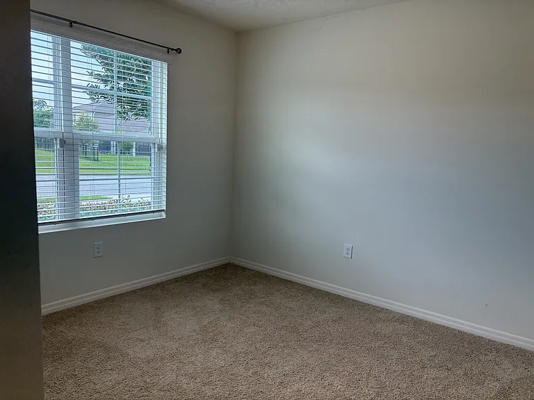 526 Anne St — Photo 17