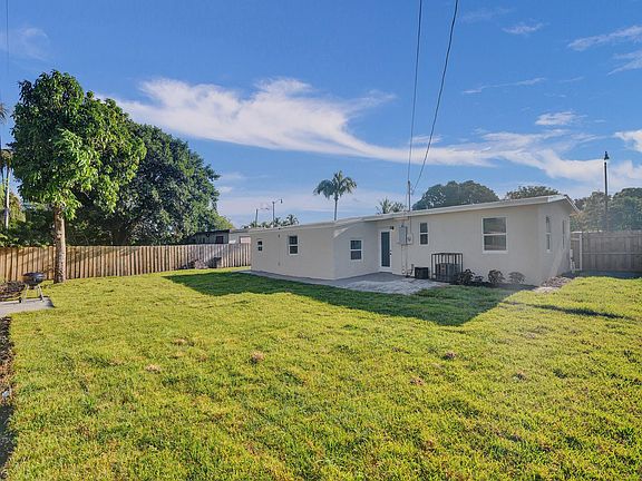 5th image of 5231 NE 19TH Terrace