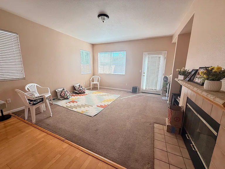 1236 Crossroads Ct — Photo 2