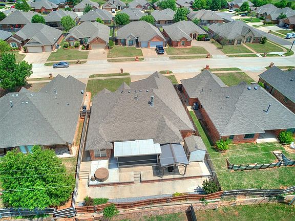 4th image of 1113 Kelsi Dr