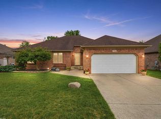 19866 Barchester Dr, Macomb, MI 48044