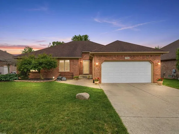 19866 Barchester Dr, Macomb, MI 48044