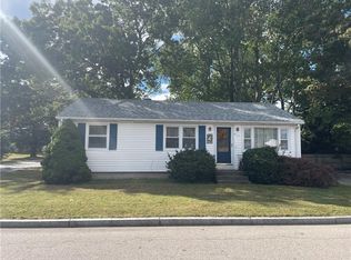 75 Brook Ave E, Riverside, RI 02915