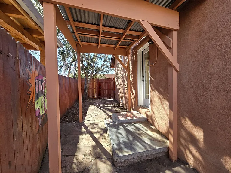 235 Irvine St — Photo 33