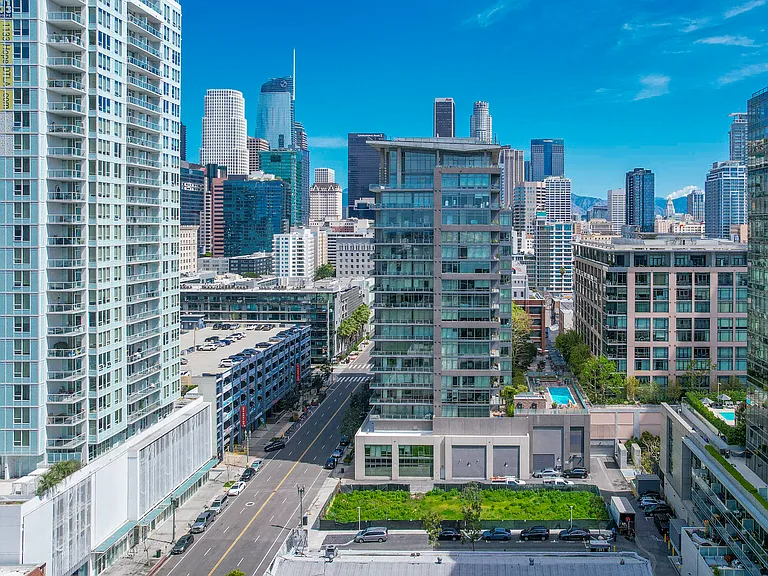 1100 S Hope St #805 — Photo 31