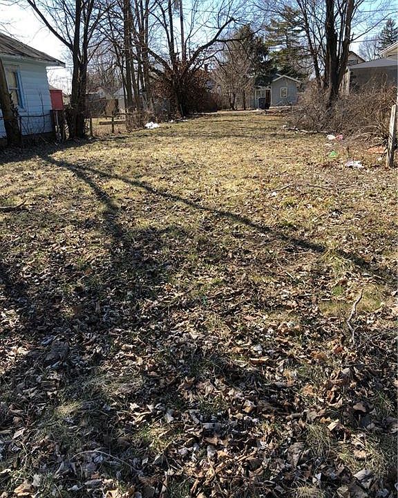 1st image of 952 N Warman Ave