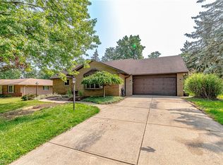 9463 Vista Dr, North Royalton, OH 44133