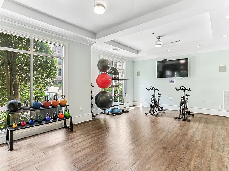 Avana Uptown — Photo 19