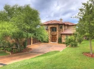 9 Sparrowglen Ln, The Hills, TX 78738