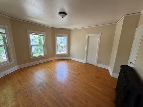 140 E 1st St, Fond Du Lac, WI 54935