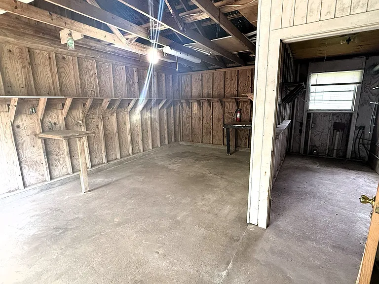 300 N Kinney Ave — Photo 18