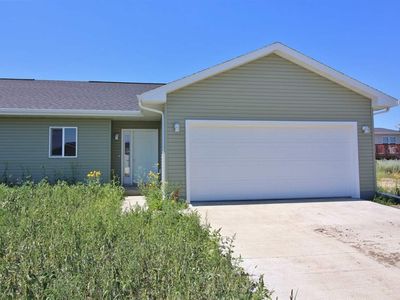 1570 47th Loop SE, Minot, ND, 58701