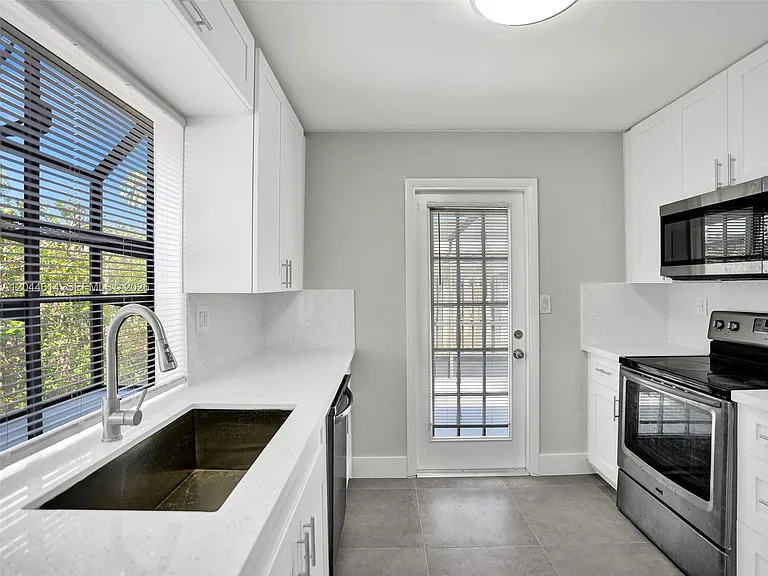 3216 NW 105th Ave — Photo 41