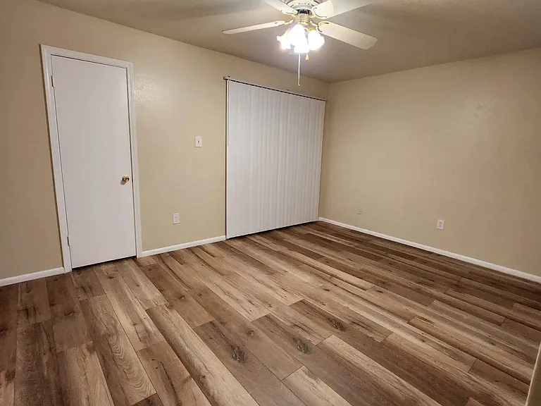 4329 Loire Dr — Photo 7