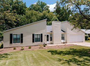 219 Colony Springs Dr, Woodstock, GA 30188