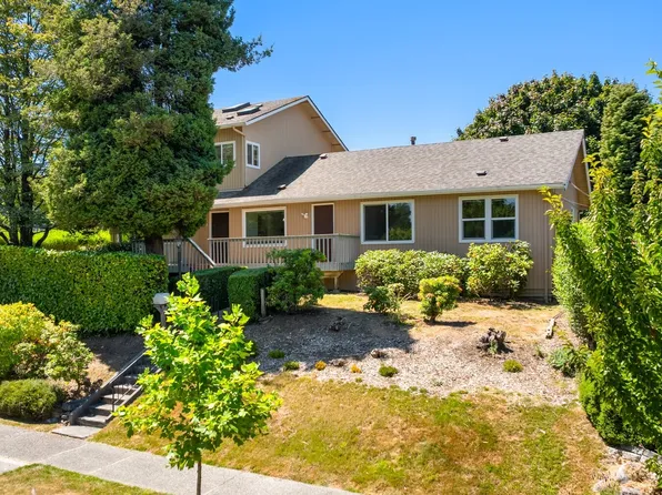 8815 18th Avenue SW, Seattle, WA 98106