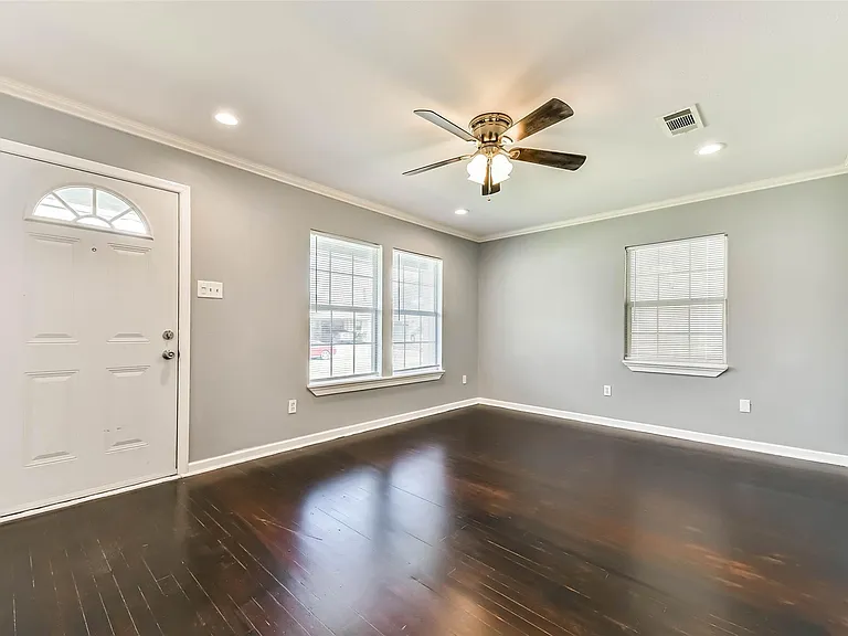 938 Vivian Ave — Photo 6