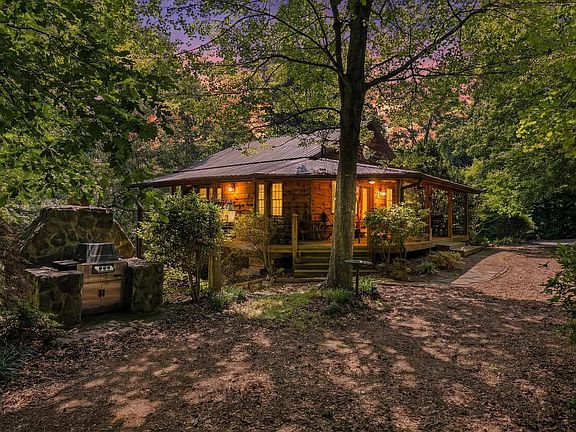 3rd image of 130 Cannon Ln