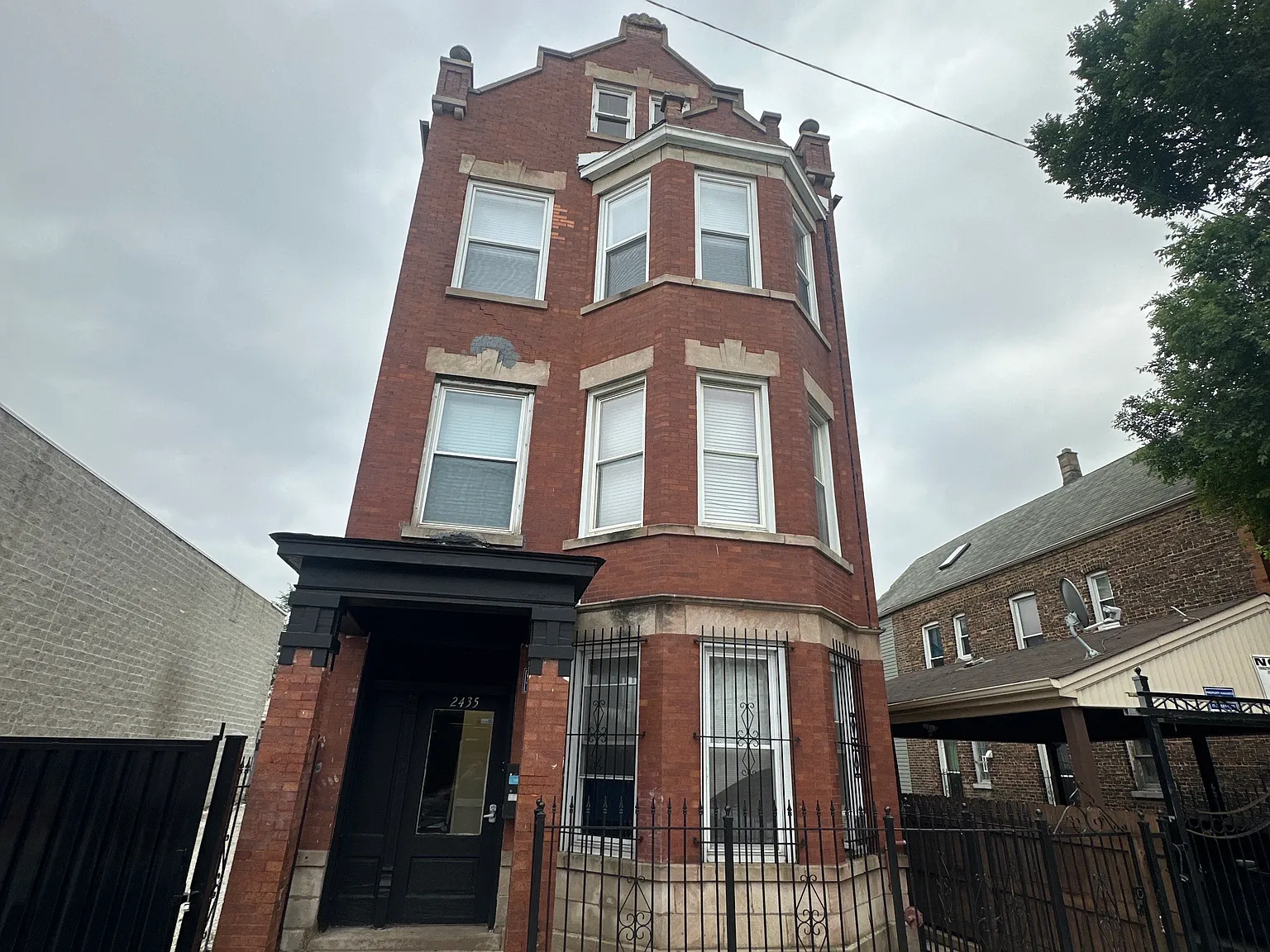 2 bed, 900 sqft, $1,650 — Photo 2