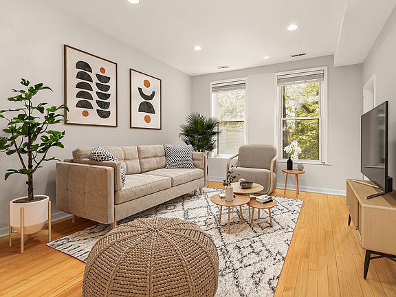 2nd image of 2065 N Leavitt St #2
