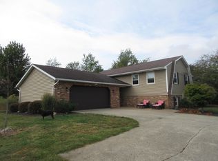 1906 Seminary Rd, Newark, OH 43056